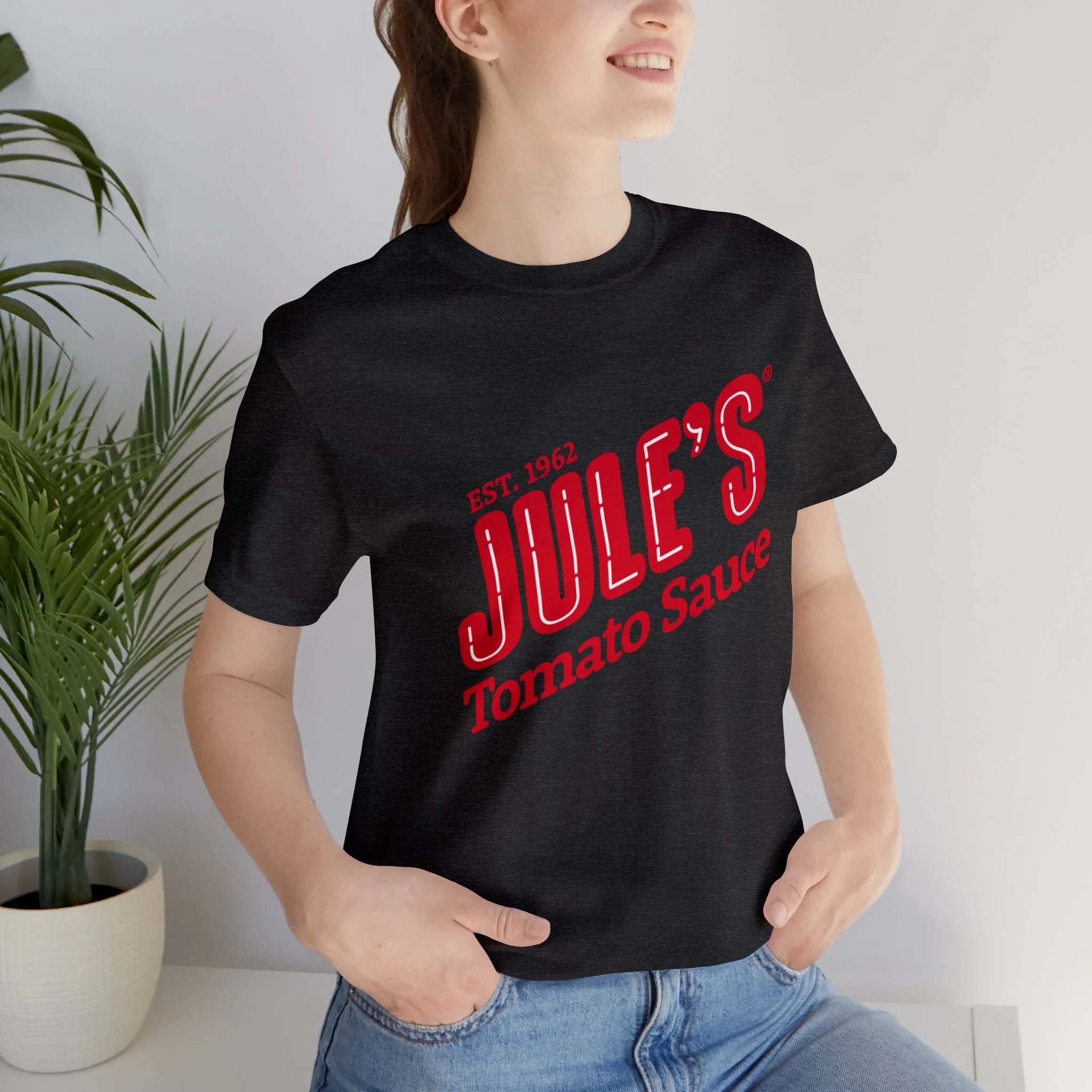 Jule's Red Logo T-Shirt - Image 18